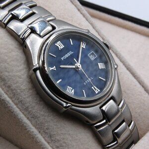 Fossil Women's Dark Blue Fashion Quartz Watch FS-6250 (New Battery)